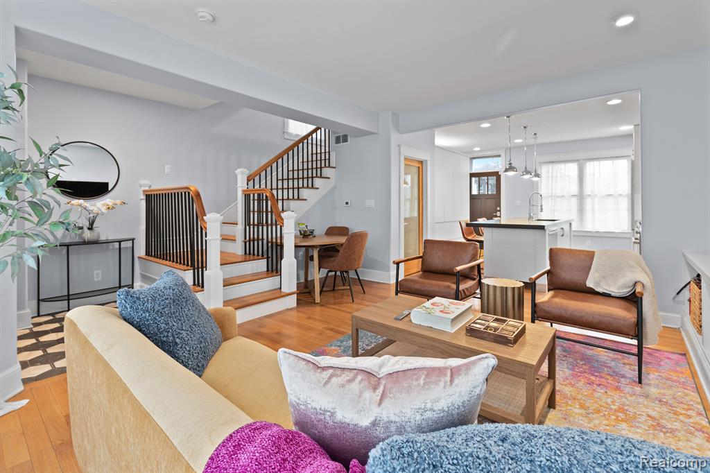 370 E Grand Boulevard - Photo 4