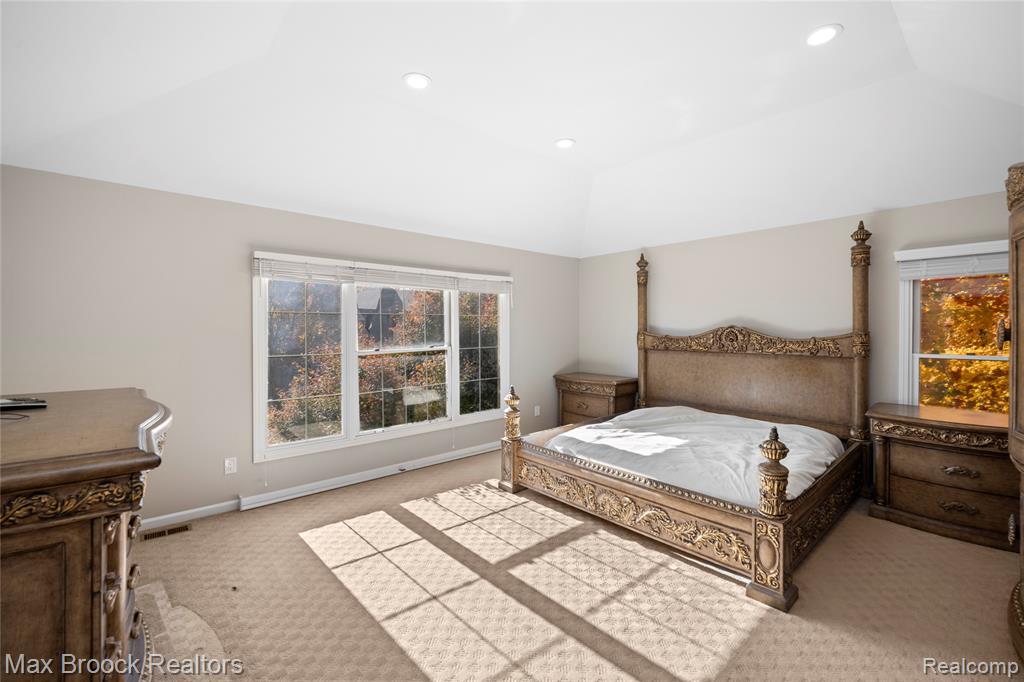 6986 Crosswell Drive, West Bloomfield, MI — Photo 38