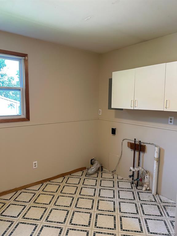 5047 ROCHESTER Road, Dryden, MI 48428 — Photo 17
