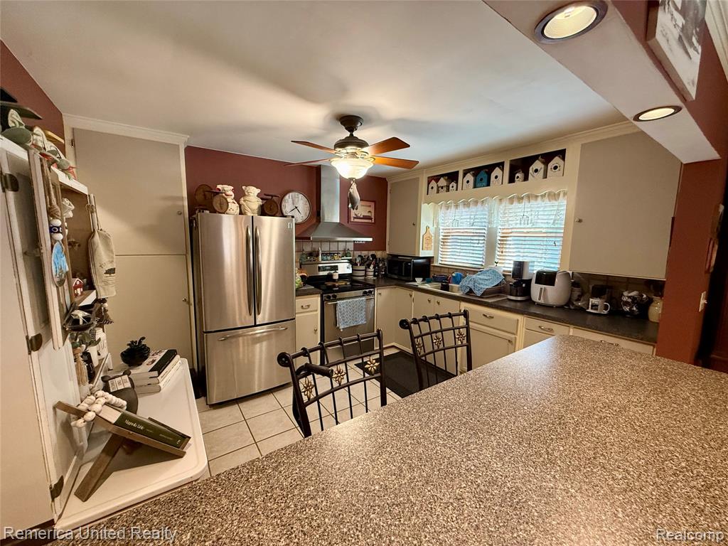 603 N Michigan Avenue, Howell, MI 48843 — Photo 14