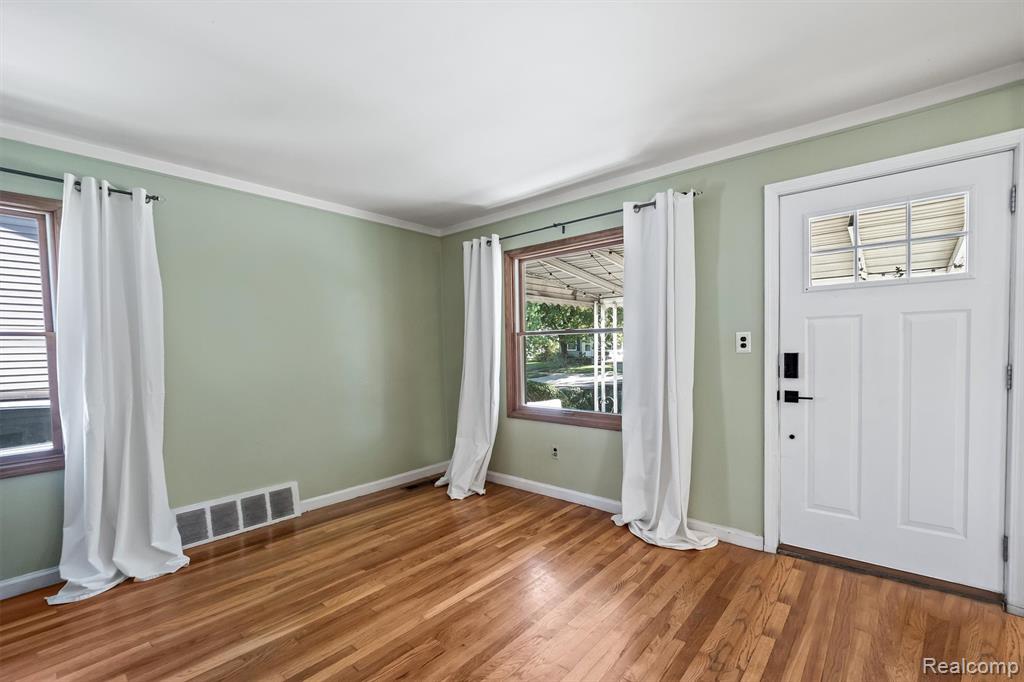 917 N Edison Avenue, Royal Oak, MI 48067 — Photo 7
