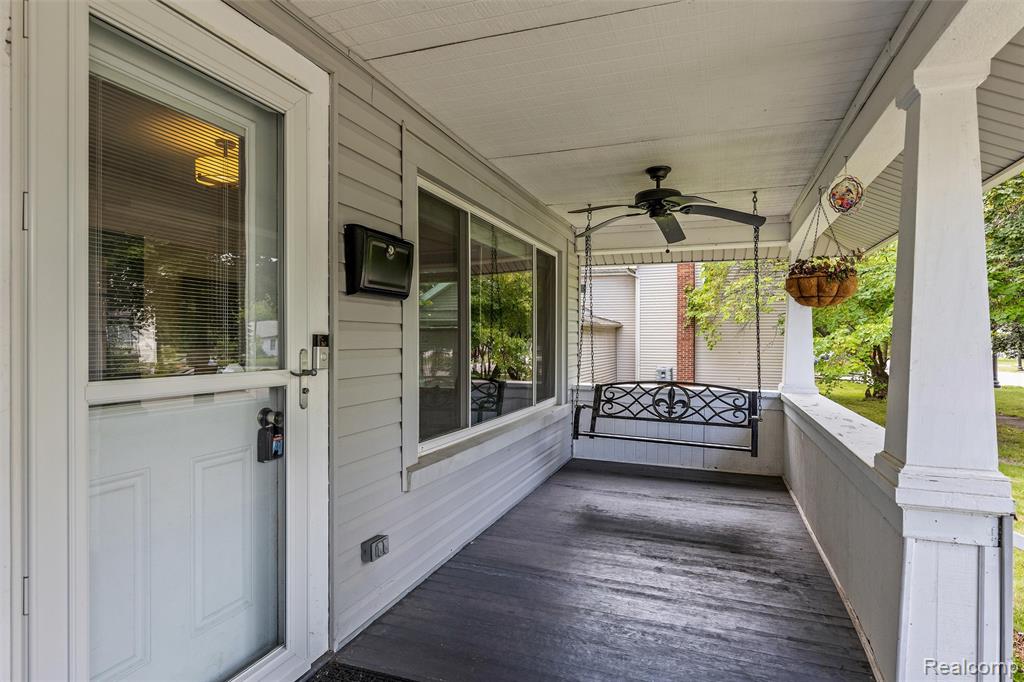709 E Clinton Street, Howell, MI 48843 — Photo 3