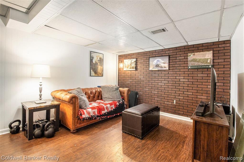 1807 WICKHAM Street, Royal Oak, MI 48073 — Photo 24