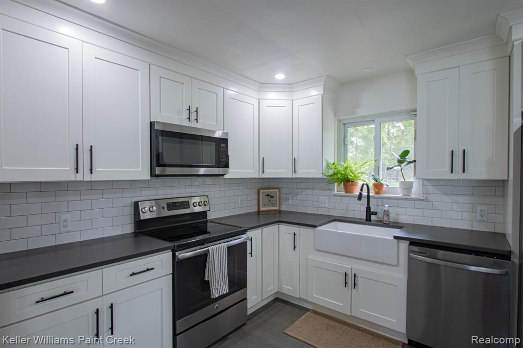 4071 MORGAN Road, Lake Orion, MI — Photo 9