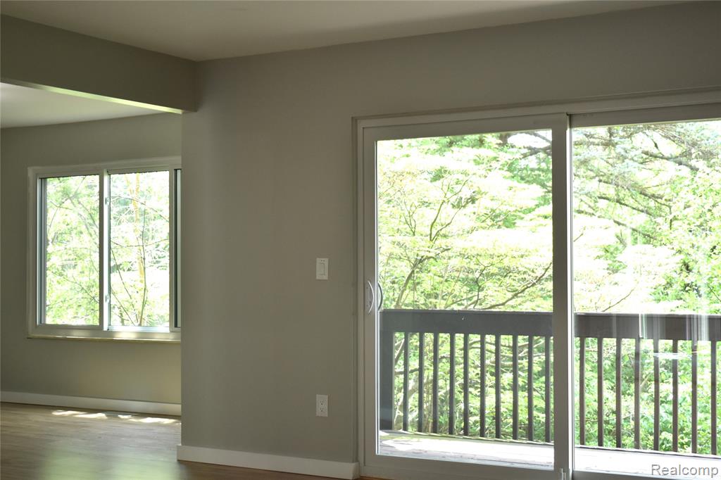 2073 Bordeaux Street, West Bloomfield, MI 48323 — Photo 21