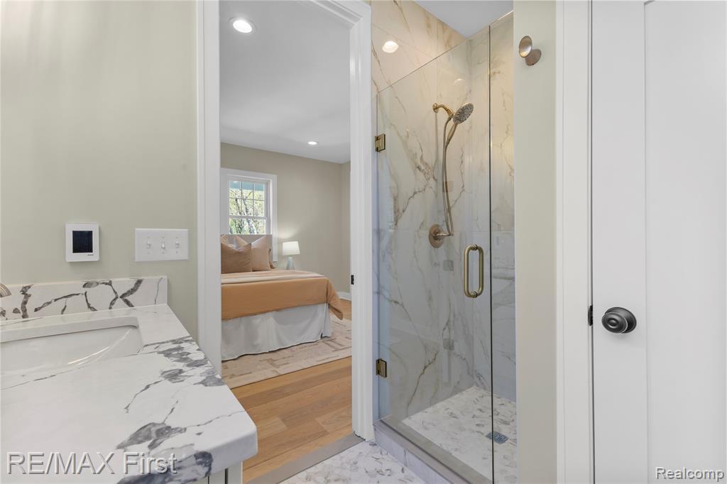 700 Devillen Avenue, Royal Oak, MI 48073 — Photo 22