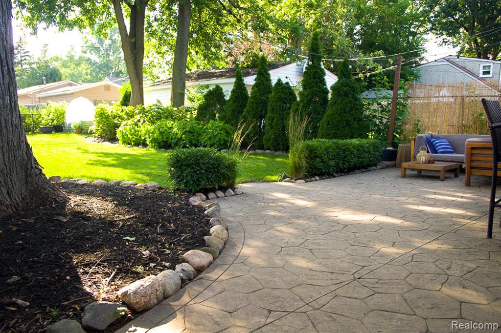 417 Curry Avenue, Royal Oak, MI 48067 — Photo 29