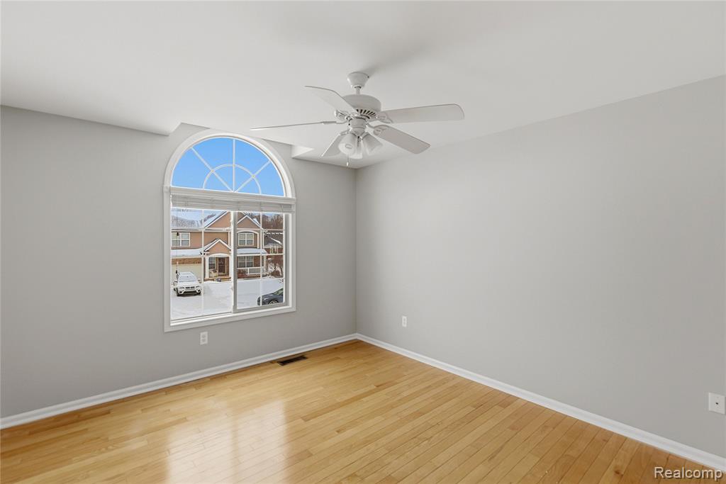 46448 Leanna Drive, Macomb, MI 48044 — Photo 25