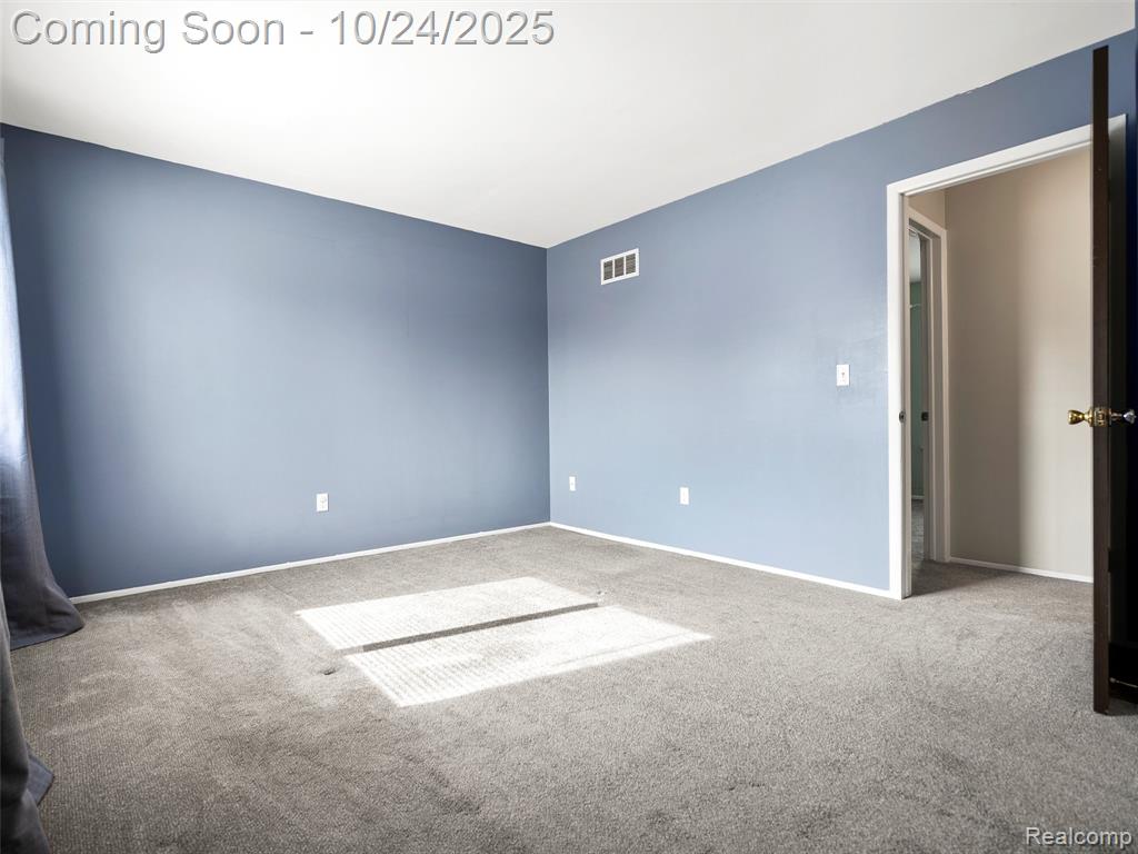 2844 Roundtree Drive, Troy, MI 48083 — Photo 21
