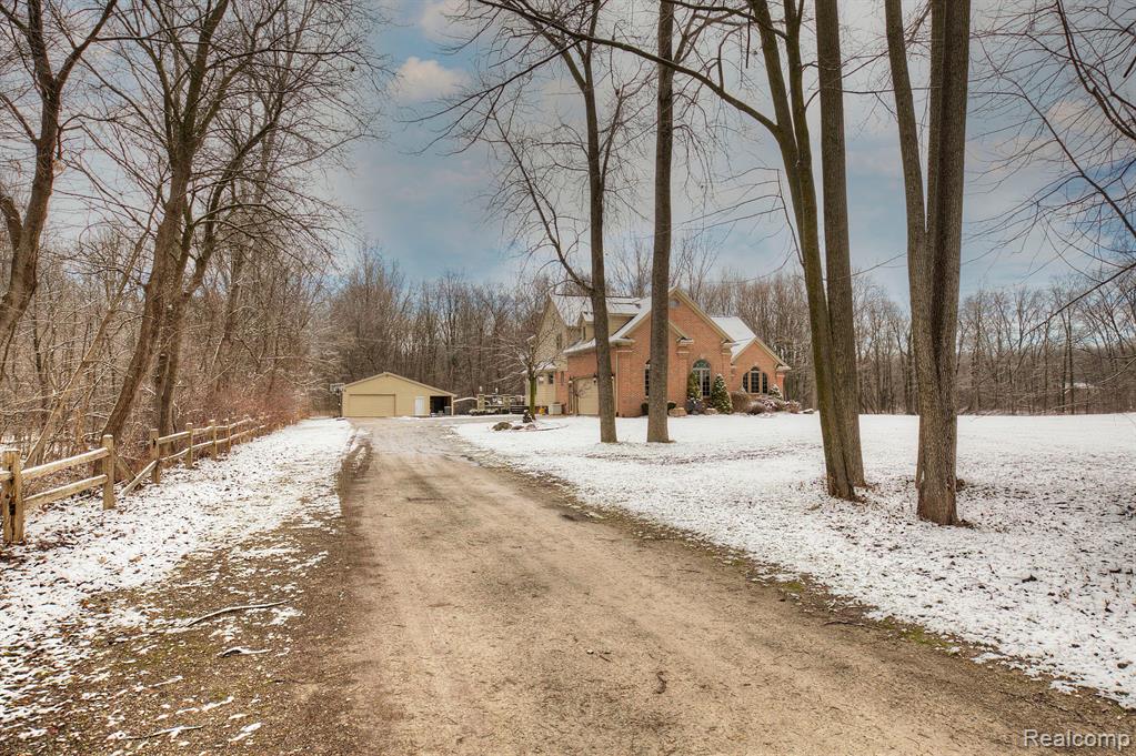 8933 BORDMAN Road, Almont, MI 48003 — Photo 4