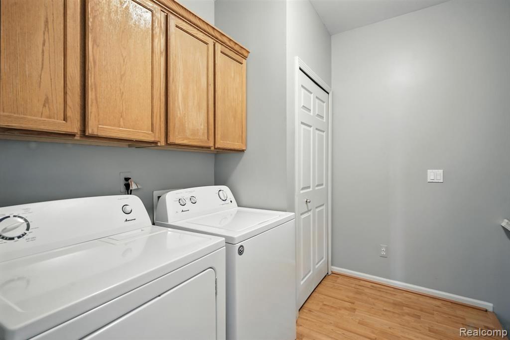 490 Village Drive, Walled Lake, MI 48390 — Photo 17