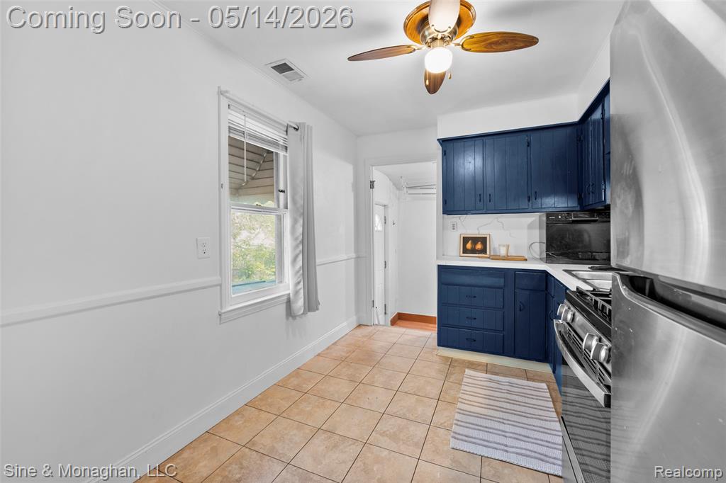 49 E Madge Avenue, Hazel Park, MI 48030 — Photo 7