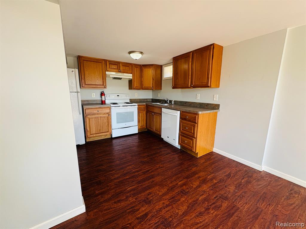 4109 Parkway, Waterford, MI 48328 — Photo 3