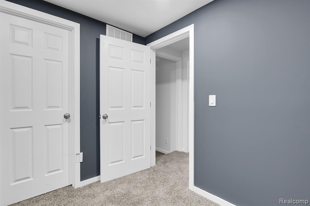 53 OAKHILL Street, Pontiac, MI 48342 — Photo 11