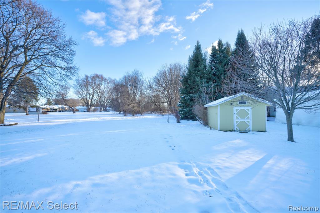 4298 Farmcrest Street, Burton, MI 48509 — Photo 4