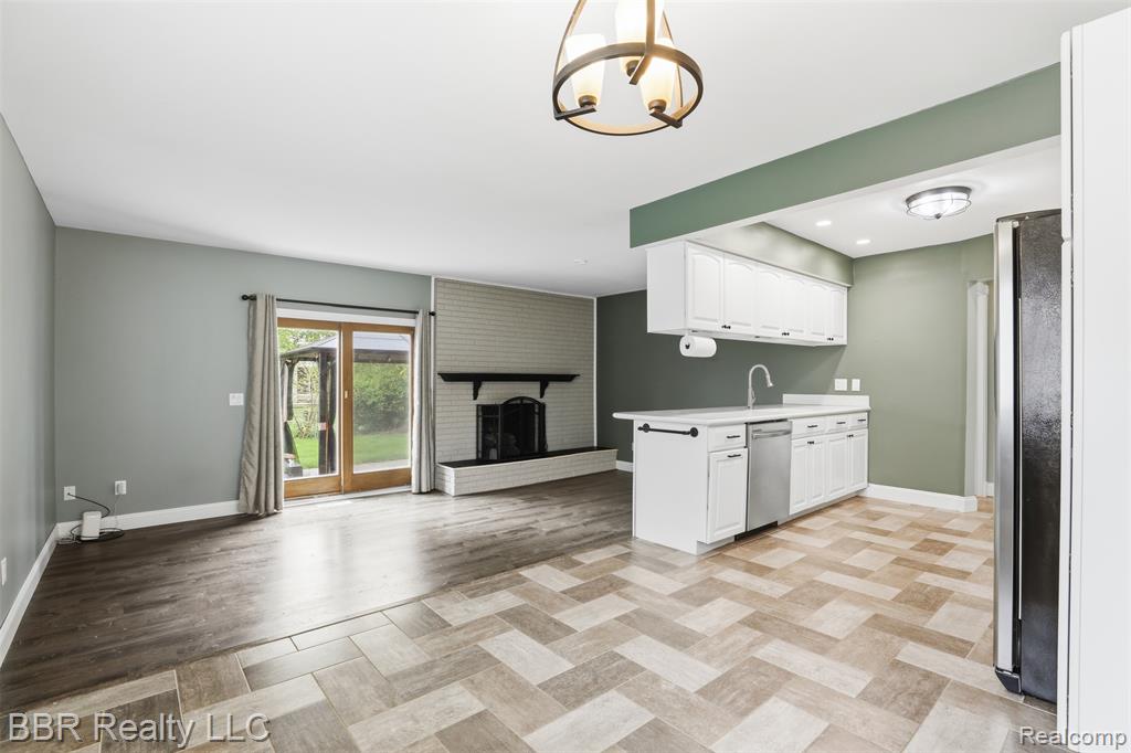 4680 Forest Lane, Trenton, MI 48183 — Photo 10