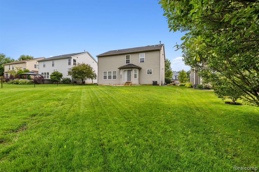 8844 Somerset Lane, Ypsilanti, MI 48198 — Photo 31
