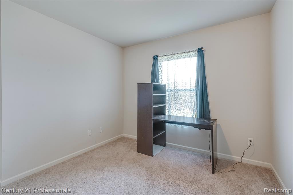 1666 Golfview Drive, Ypsilanti, MI 48198 — Photo 25