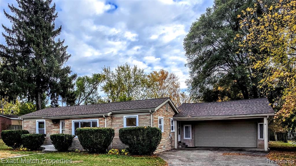 4935 Pontiac Lake Road, Waterford, MI 48328 — Photo 2