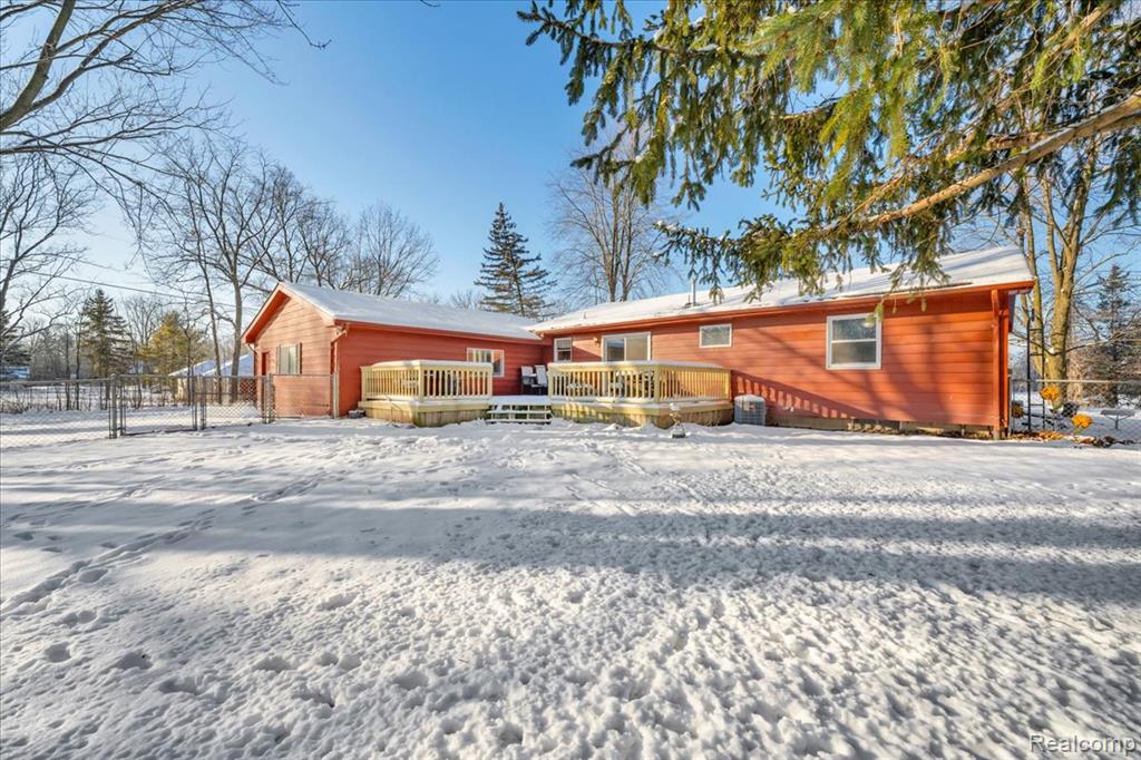 9169 Graytrax Road, Grand Blanc, MI 48439 — Photo 38