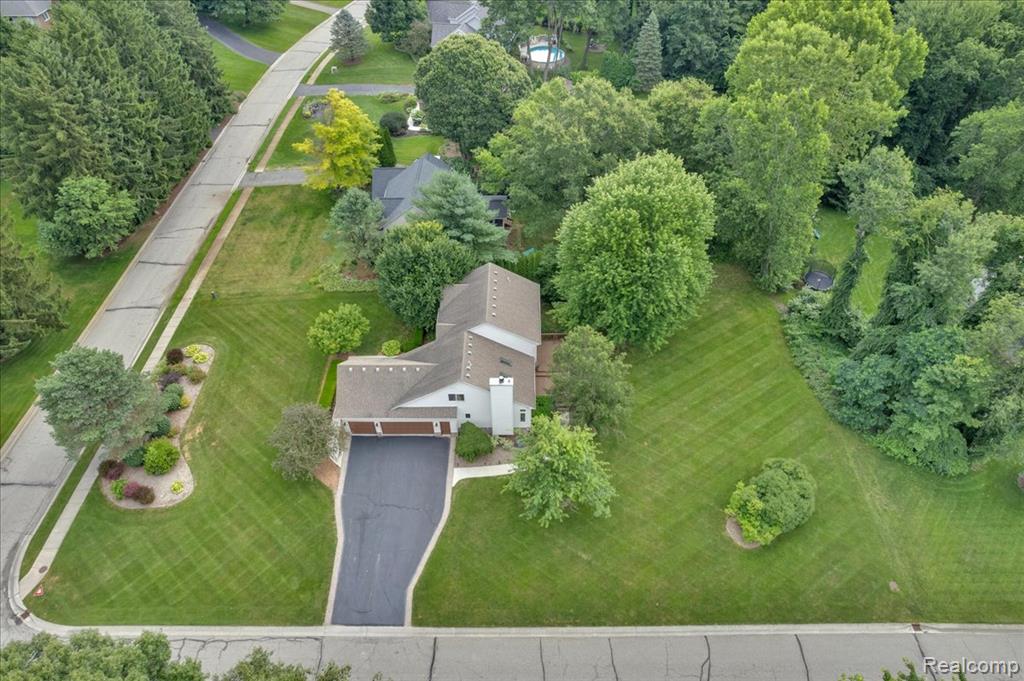 9695 Forest Ridge Drive, Clarkston, MI 48348 — Photo 31