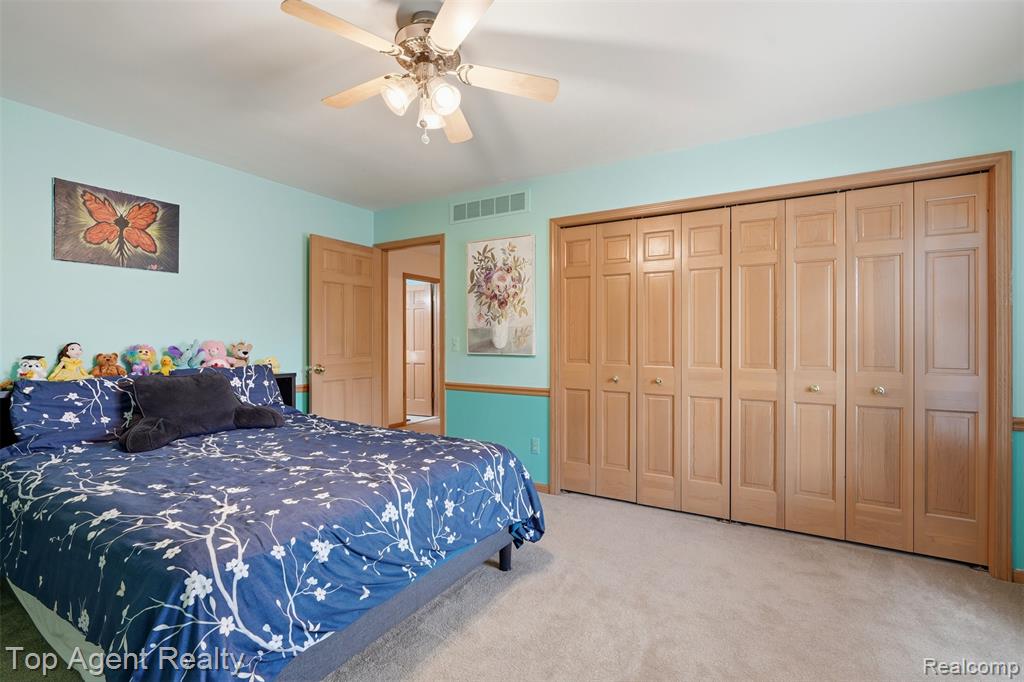 52825 Seven Oaks Drive, Utica, MI 48316 — Photo 29