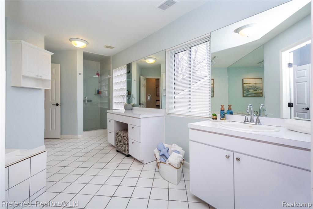 8783 Cooley Beach Drive, White Lake, MI — Photo 39