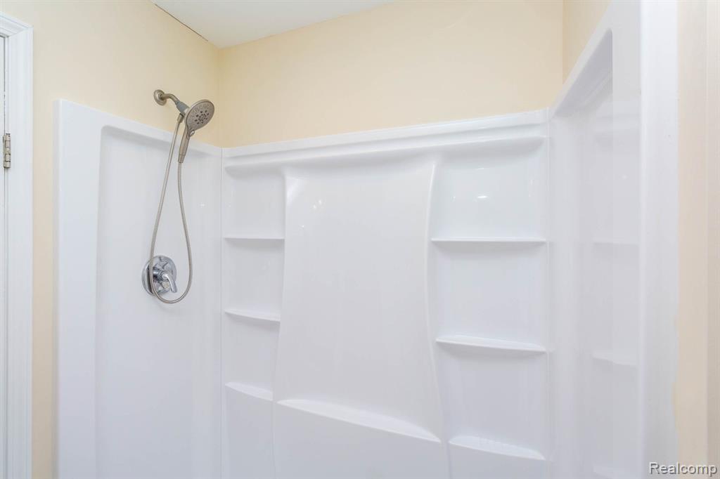 8850 Janis Street, Shelby Twp, MI 48317 — Photo 20