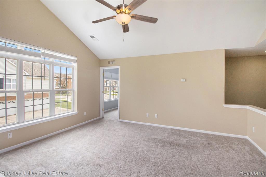 670 OLDE ENGLISH Circle, Howell, MI 48855 — Photo 5