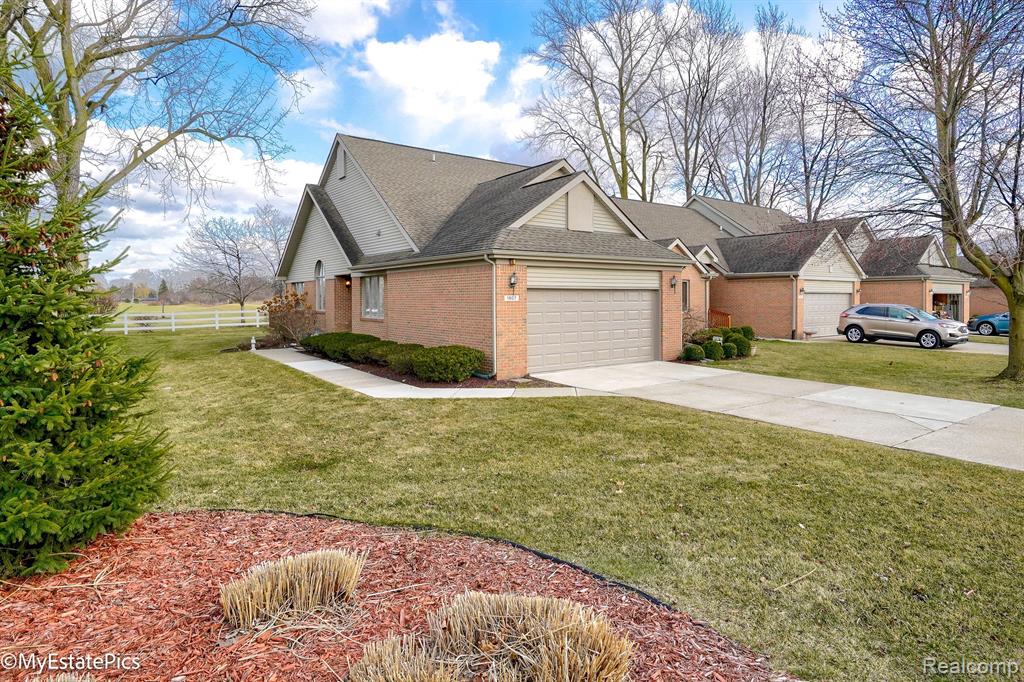 1807 PEBBLE CREEK Drive, Canton, MI 48188 — Photo 4