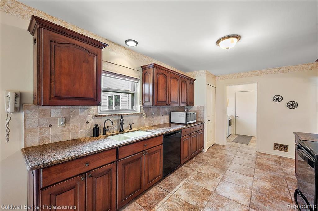 3406 Riverside Court, Canton, MI 48188 — Photo 27