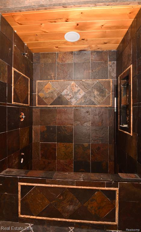 4909 ALGONQUIN Boulevard, Clarkston, MI 48348 — Photo 39