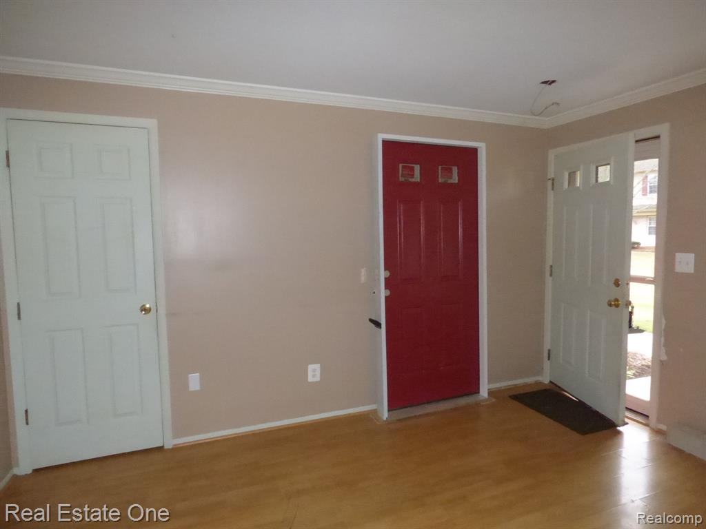 202 Princeton Drive, South Lyon, MI 48178 — Photo 4