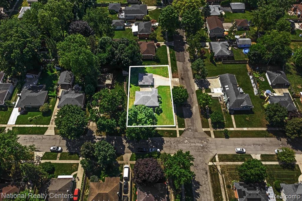 861 Squire Lane, Milford, MI 48381 — Photo 9