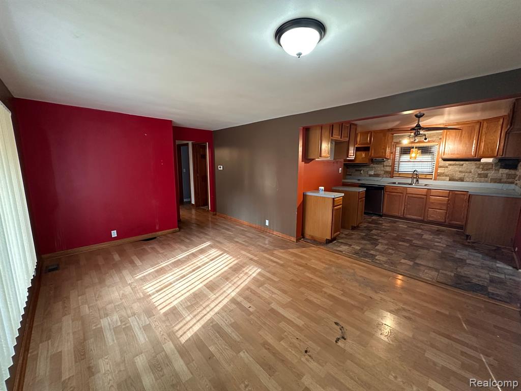 5324 SOUTHWAY Drive, Swartz Creek, MI 48473 — Photo 11