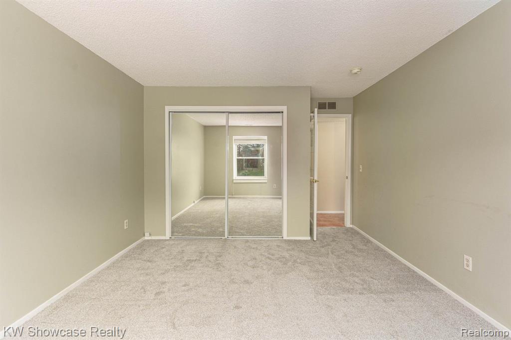 4980 OAK HILL Drive, 66, Waterford, MI 48329 — Photo 36