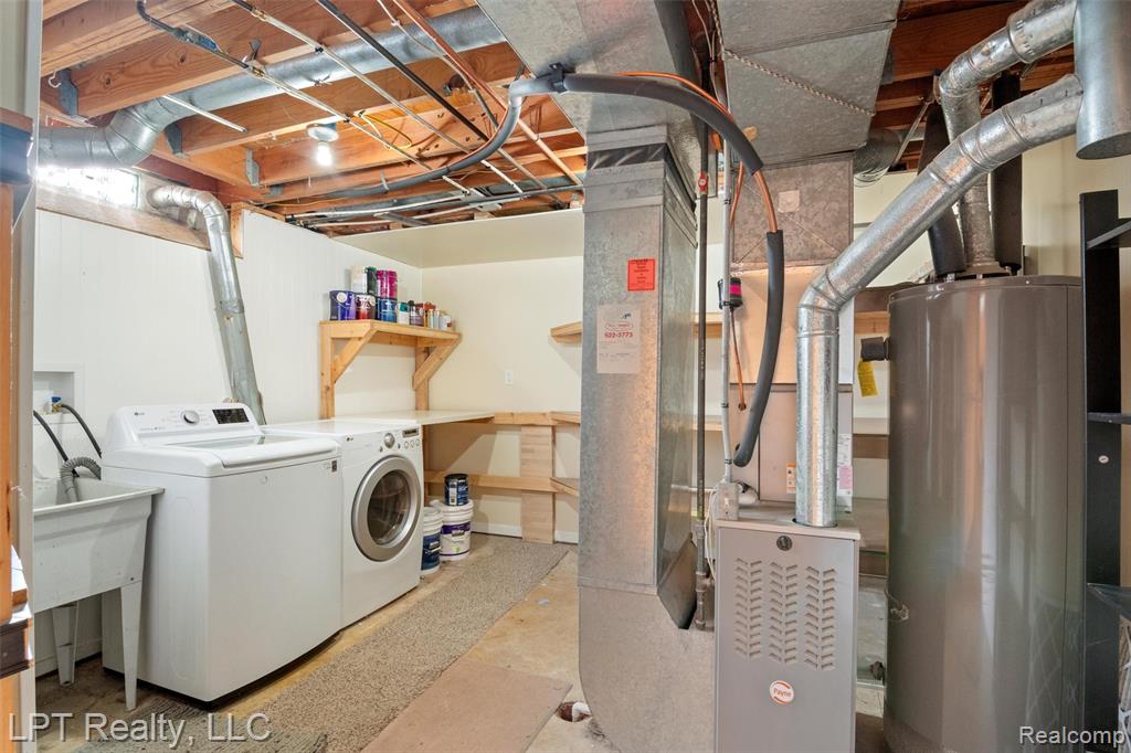 38201 Carolon Boulevard, 17B, Westland, MI — Photo 28
