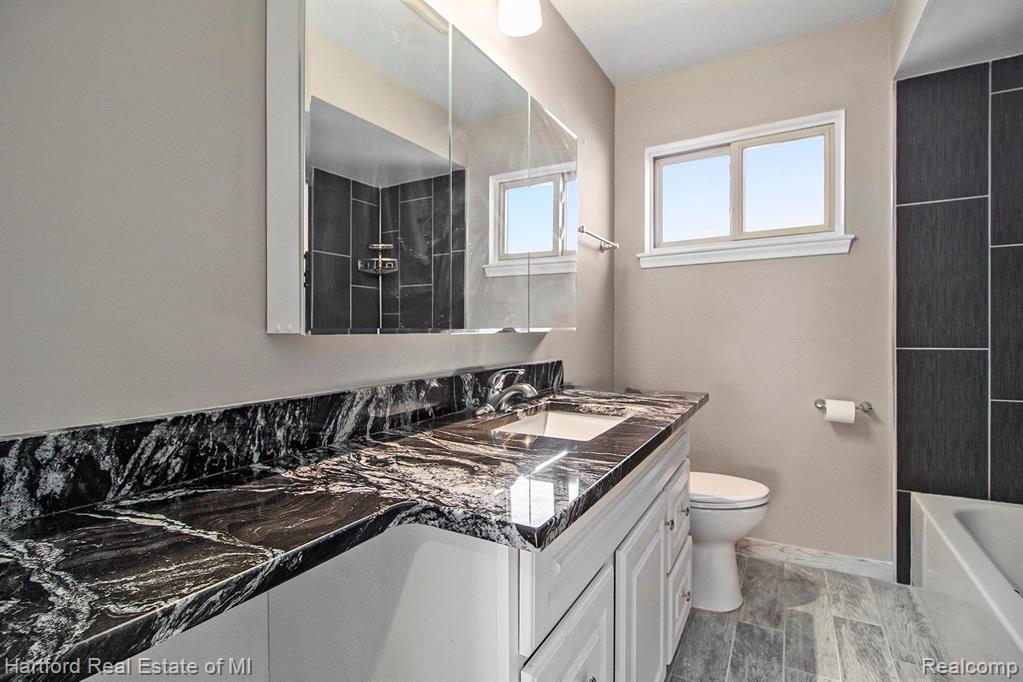 8600 Cardwell Street, Westland, MI — Photo 4
