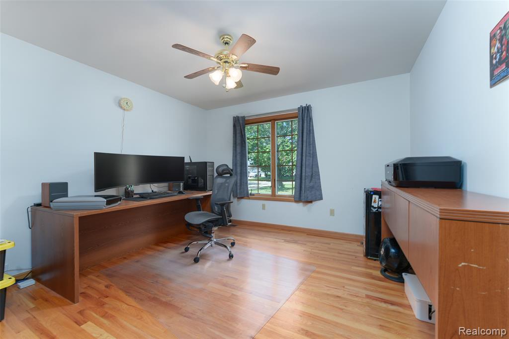 5382 Meadowlawn Road, Fowlerville, MI 48836 — Photo 25
