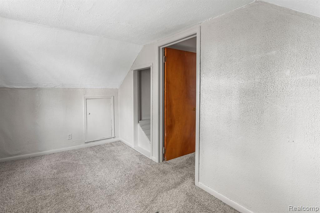 46 SMITH Court, Lake Orion, MI 48362 — Photo 33