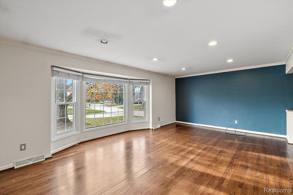 16490 OLD BEDFORD Road, Northville, MI 48168 — Photo 8