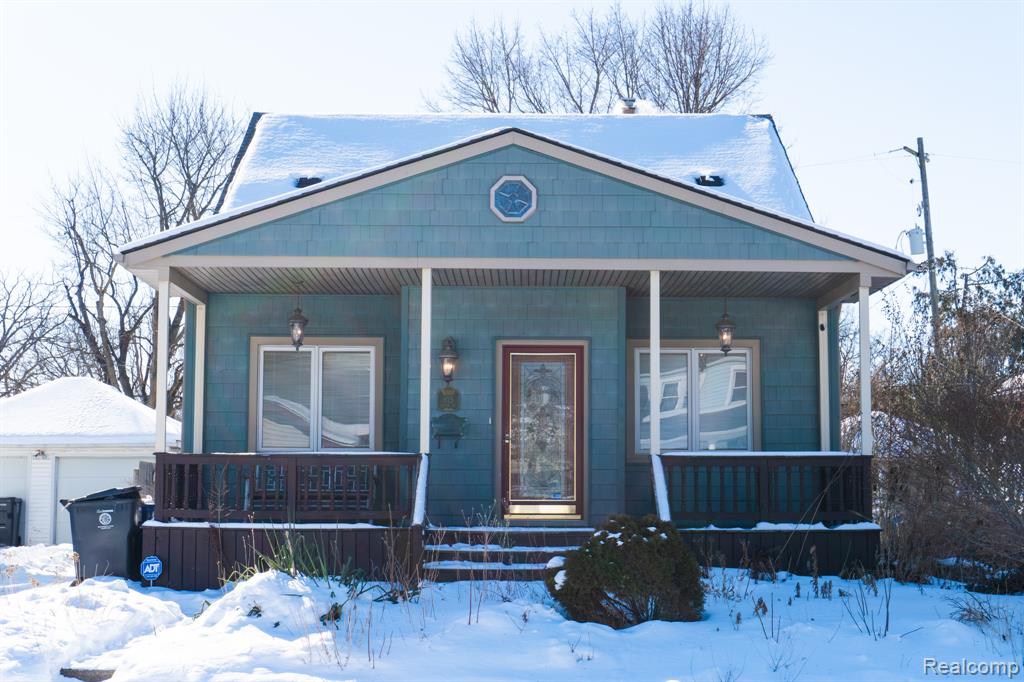 825 Frank Street, Flint, MI 48504 — front exterior