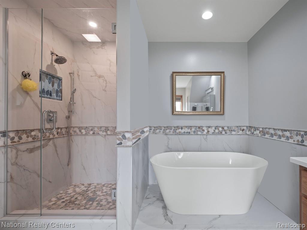 391 MCINTOSH, Almont, MI 48003 — Photo 29