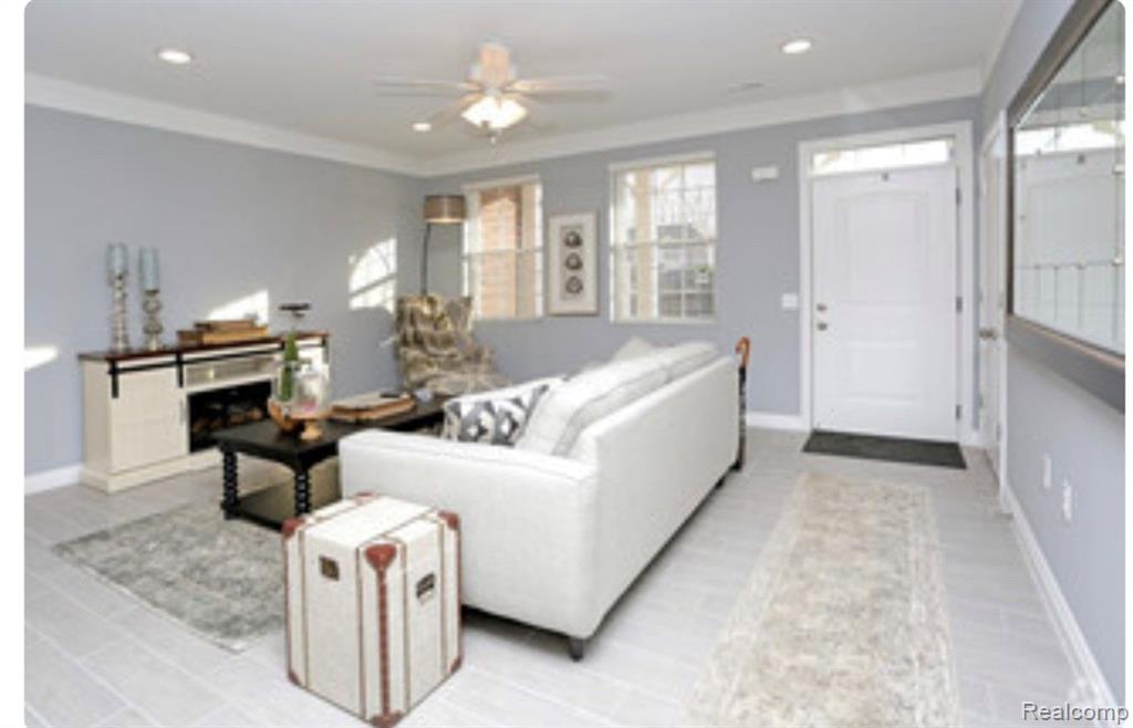 8249 Annsbury Circle, Shelby Twp, MI 48316 — Photo 10