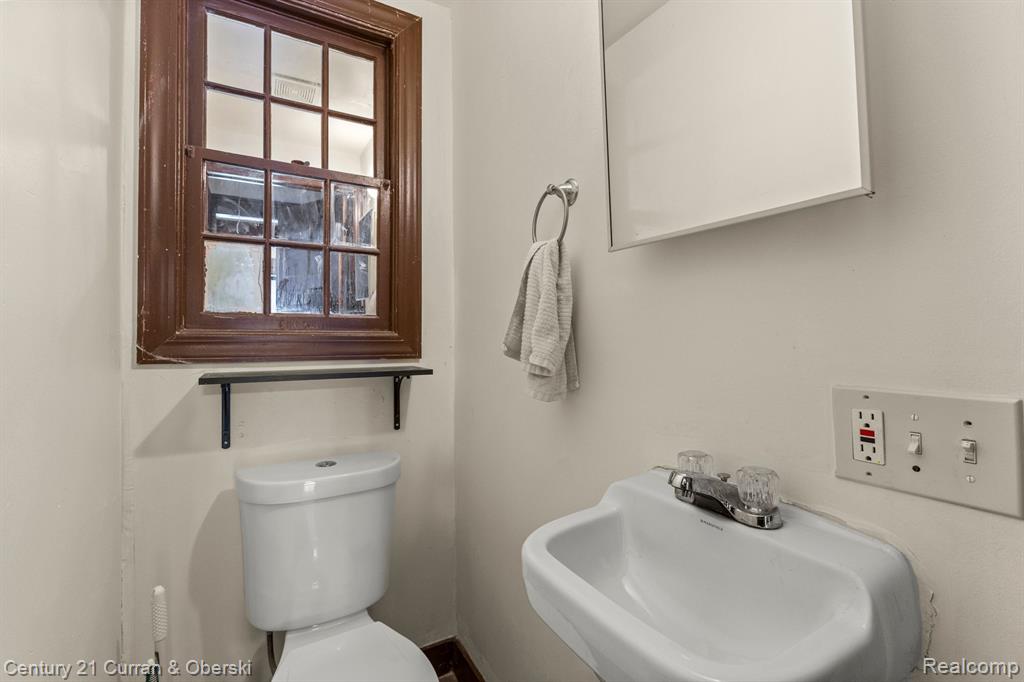 874 EDISON Street, Detroit, MI 48202 — Photo 14