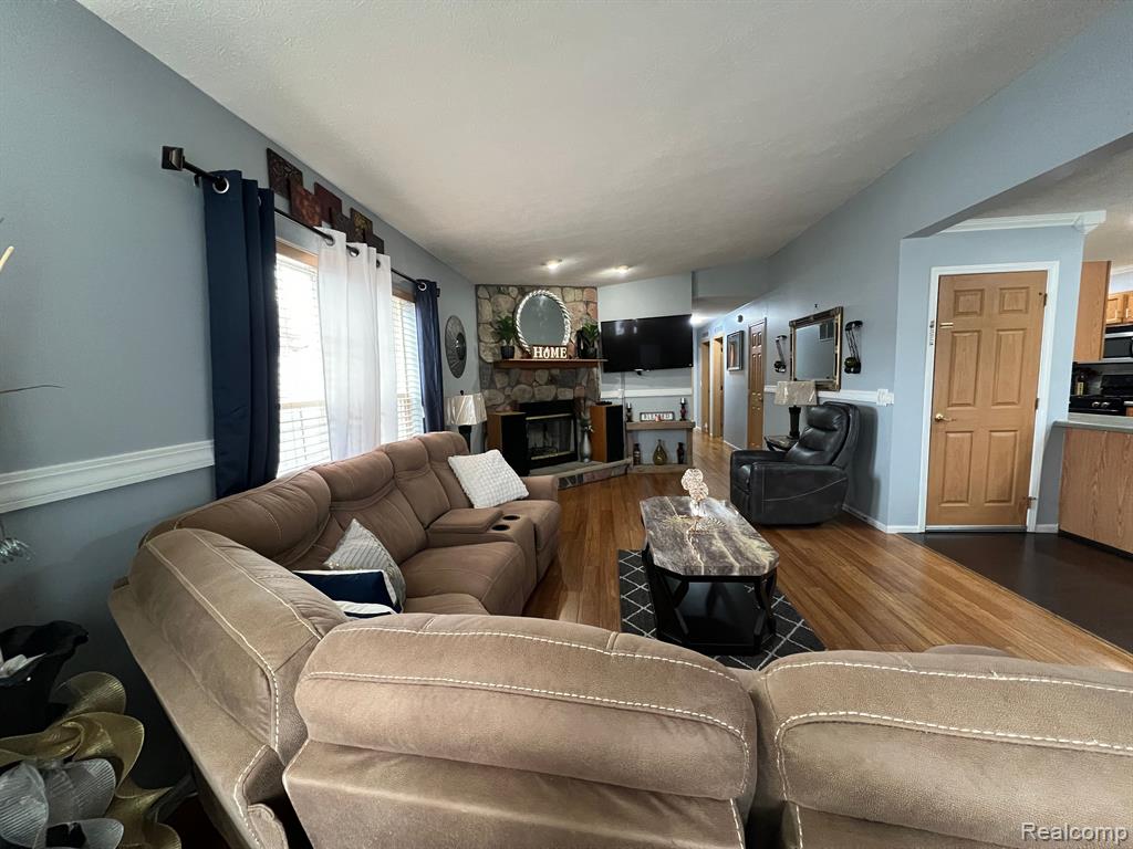 614 STIRLING Street, Pontiac, MI 48340 — Photo 7