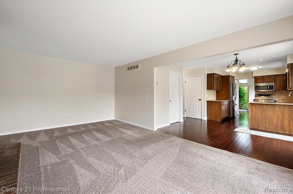 43587 Petrucci Drive, Clinton Twp, MI 48038 — Photo 20