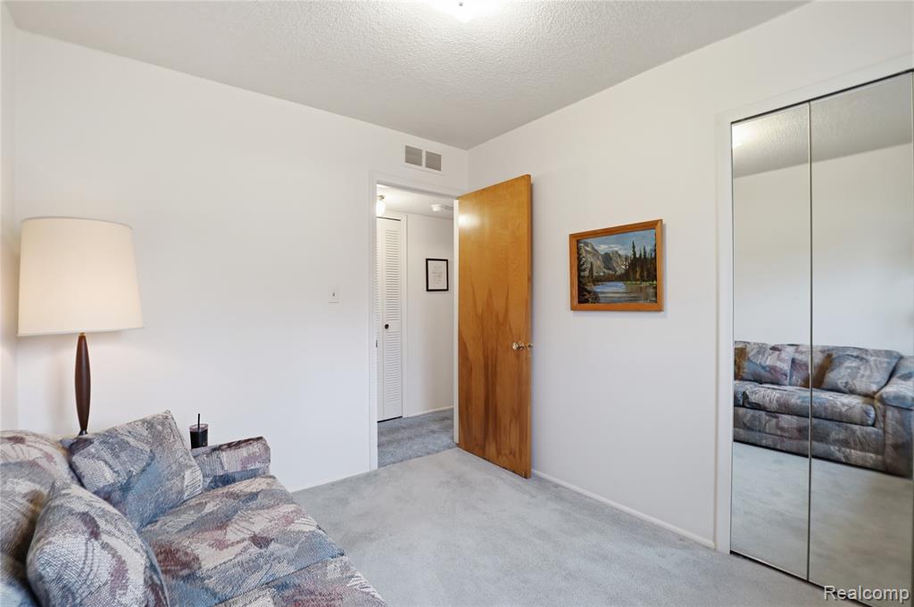 5221 Worchester Drive, Swartz Creek, MI 48473 — Photo 12