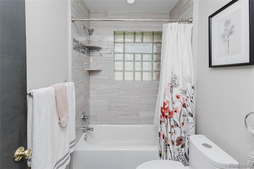 437 Normandy Road, Royal Oak, MI 48073 — Photo 21