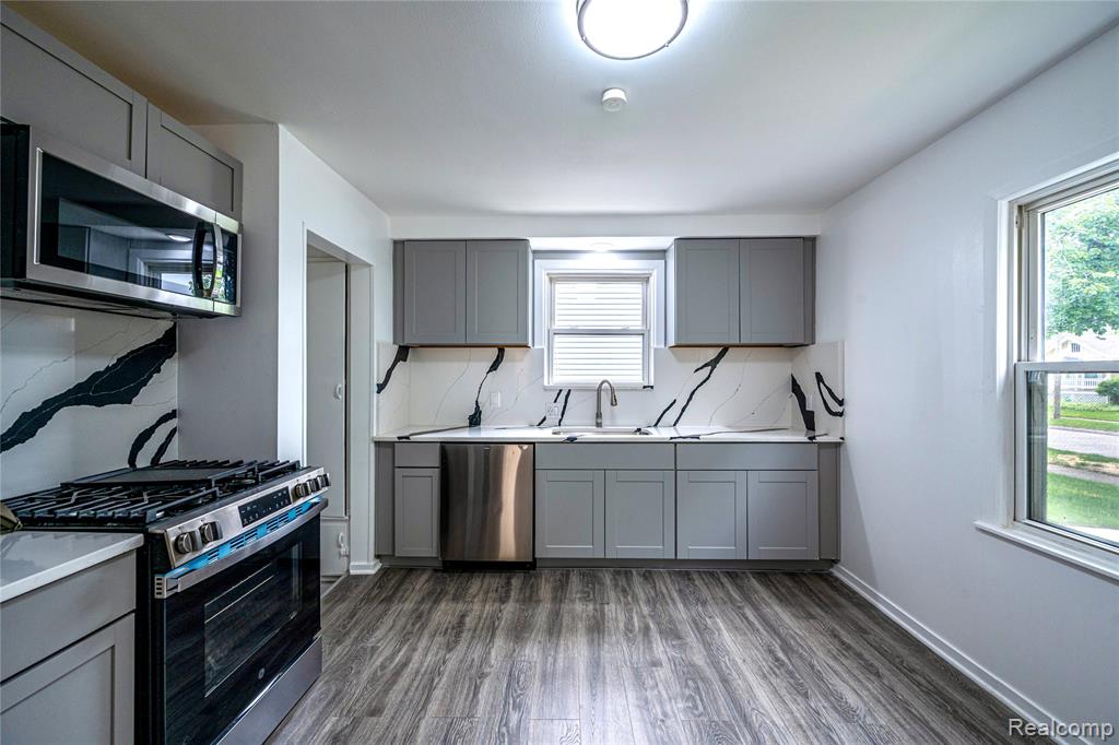 13680 Borgman Street, Oak Park, MI 48237 — Photo 2